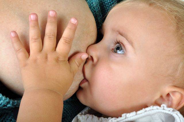Το στόμα του μωρού στον θηλασμό