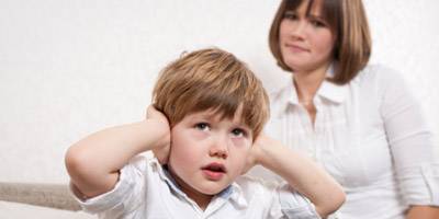 Πως μπορώ να μάθω το παιδί μου να ακούει; 