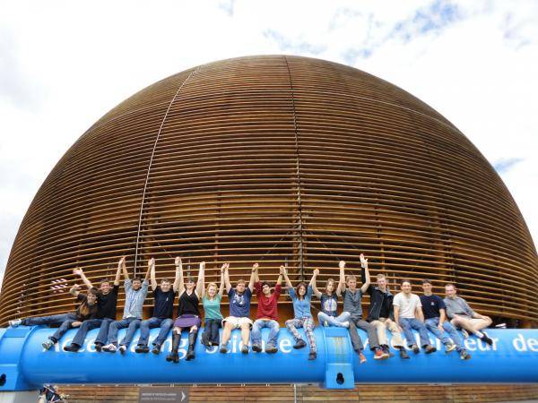 Διάκριση Ελλήνων μαθητών στο CERN!
