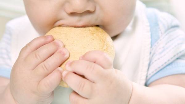 Ο κίνδυνος για καρδιακό νόσημα ξεκινά με τη διατροφή του μικρού παιδιού