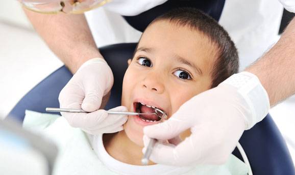 Τι κάνω όταν το παιδί μου φοβάται τον οδοντίατρο
