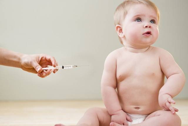 Μηνιγγίτιδα Β: Τα ηθικά και πραγματικά διλήμματα της ένταξης του εμβολίου στο Εθνικό Πρόγραμμα