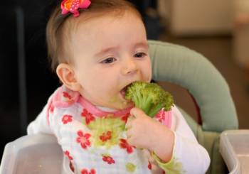 Baby led-weaning: Νέα μέθοδος διατροφής μετά τον απογαλακτισμό