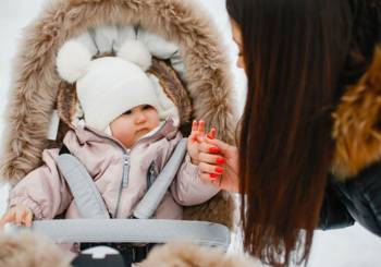 Πώς να ντύσετε το παιδί σας όταν έχει πολύ κρύο