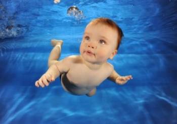Από ποια ηλικία μπορεί να ξεκινήσει το παιδί κολύμβηση; 