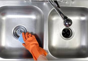 Πώς να καθαρίστε τον ανοξείδωτο νεροχύτη σας.