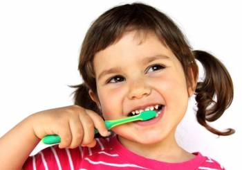 Κρατώντας τα δόντια του παιδιού υγιή
