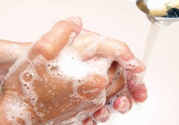 Η Παγκόσμια Ημέρα Πλυσίματος των Χεριών υπενθυμίζει ότι μια απλή πρακτική σώζει ζωές